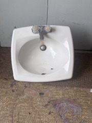 Cast Iron Bathroom Sink 21\