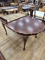 QUEEN ANNE 1 LEAF SCALLOPED ACCENTED DINING TABLE