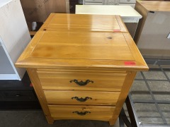 DRESSER