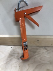 NON-DRIP CAULKING GUN