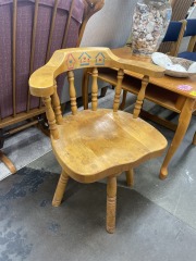 Lil Swivel Wood Birdhouse Chair
