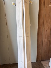 Bi-fold Closet Door 17.5\