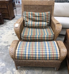 Wicker\/Rattan Wide Armchair W\/footstool