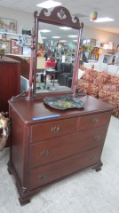 'Thomasville' Dresser w\/Tilt Mirror