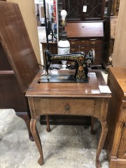Vintage Singer Sewing Machine in Cabinet