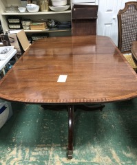 Georgian 3-pillar Mahogany Dining Table W\/leaves