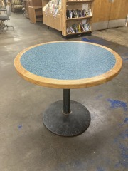 Round Nostalgic Pedestal Table