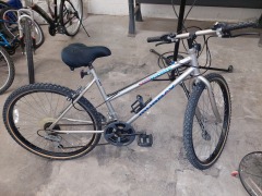 GRAY MURRAY ULTRA TERRAIN 15 SPEED BIKE W\/26 INCH WHEELS