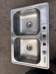 Steel Sink 33\