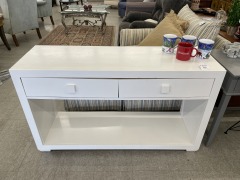 White Entry Table