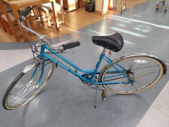 TURQUOISE QUENTEIN THIRD AVENUE 3 SPEED BIKE W\/26\