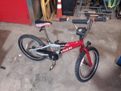 RED\/BLACK\/SILVER TREK MOUNTAIN LION 30 1 SPEED BIKE W\/20\