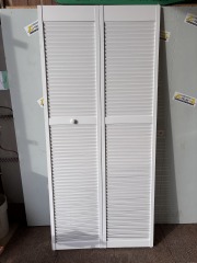 Bi-Fold Closet Door White 35 1\/2 x 78 3\/4