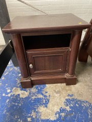 Traditional Cherry Finish Nightstand