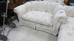 'Gilliam' Love Seat