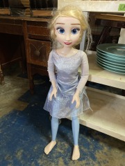 Disney Frozen Elsa Ice Powers Light Up Talking (Works)