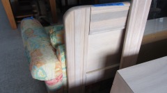 'Florida Ind' Queen Bed W\/Rails