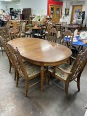 Vintage Crown Thomasville Dining Table & Six Chairs