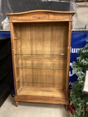 Hutch\/ Armoire