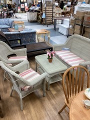CREAM WHITE 4 PIECE WICKER SET