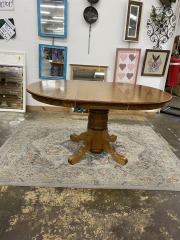 Excellent Oak Dining Table with Leaf