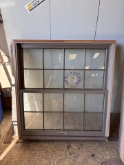 Double Pane Grille Vinyl Window with Screen