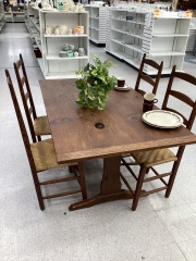 FARMHOUSE STYLE OAK AND PINE DINING TABLE W\/ 4 CHAIRS