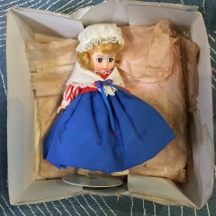 VTG MADAME ALEXANDER UNITED STATES 8\u201d DOLL 516 Red White Blue Miniature Showcase