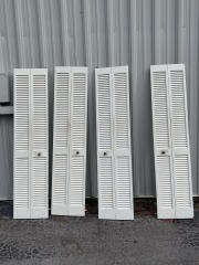 Bi-Fold Louvre Closet Door  17  3\/4\