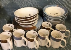 32 PIECE SET DUCKS UNLIMITED DINNERWARE