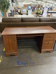 Classic Wood Look Computer Desk