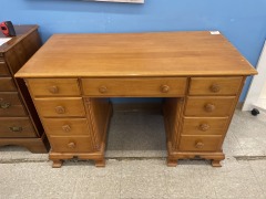 Maple Desk W\/ 6 Drawers