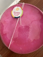 Melamine serving plates (4 count) pink