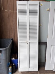 Louvre Bi-Fold Closet Door 23-3\/4\