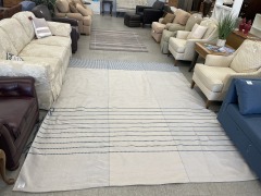 Lyla 8 x 10 Indoor\/Outdoor Rug