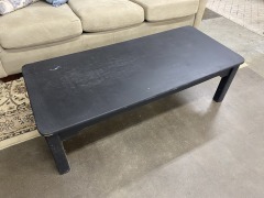 Simple Matte Black Solid Wood Coffee Table