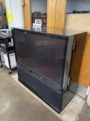 Pioneer Elite Projection TV 56\