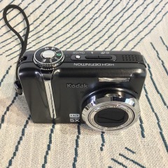 Kodak EasyShare Z1285 12.0MP digital camera *UNTESTED*