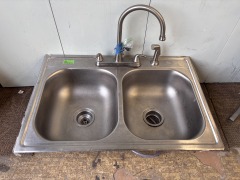 Stainless Steel Sink with Faucet