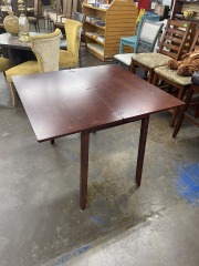 Modern & Sleek Flip Table