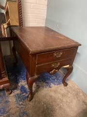 Traditional Doll Leg Nightstand