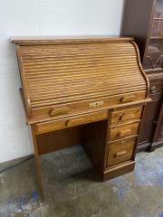 Winners Only Solid Wood Roll Top Desk (with keys)