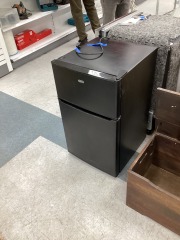 SMALL SUNBEAM BLACK MINI FRIDGE (TESTED)