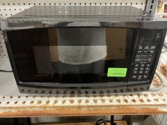 Danby Small Counter Microwave