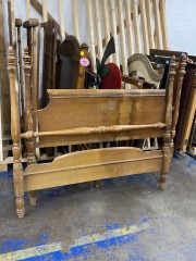 Charming Traditional Four Post Headboard & Footboard