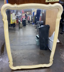 Butter Trimmed Mirror (26x38)