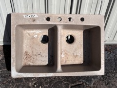 Fiberglass sink 33\