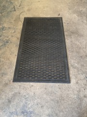 Black Rubber Entry Mat 34\