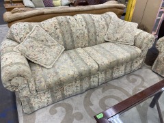 Shabby Chic Lovely Floral Couch