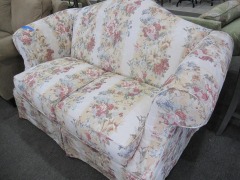 'Broyhill' Love Seat. Good Condition.